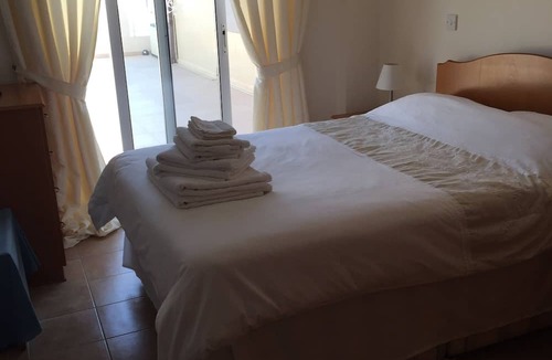 Xylofagou Apartment | 2 Bed Flat - Sleeps 4 - Pool - Parking - Wifi