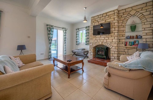 Argaka Villa | Villa Bimini 3 Bed Sea View Villa close to beach and restaurants