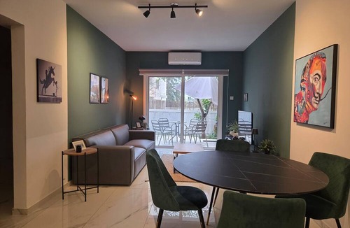 Lykabittos Apartment | Pop Art Residence by Staycom