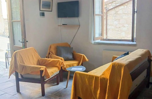 Skarinou Apartment | Traditional Cozy Retreat