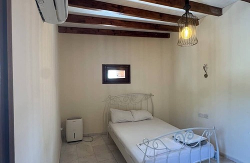 Marathounta House | Charming Cyprus Getaway in Páfos - Garden View Holiday House