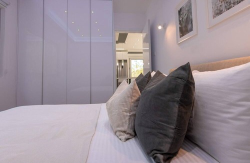 Vasa Koilaniou House | Phaedrus Living: Palaiomylos Forest Residence