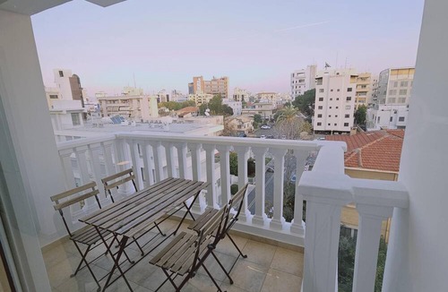 City Centre Apartment | 104 NIC - 303 Stay Cosmo City Suite