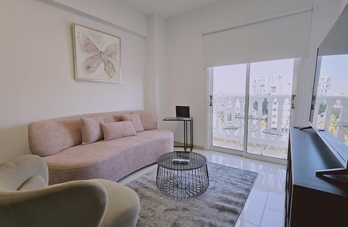 City Centre Apartment | 104 NIC - 402 Stay Cosmo City Suite