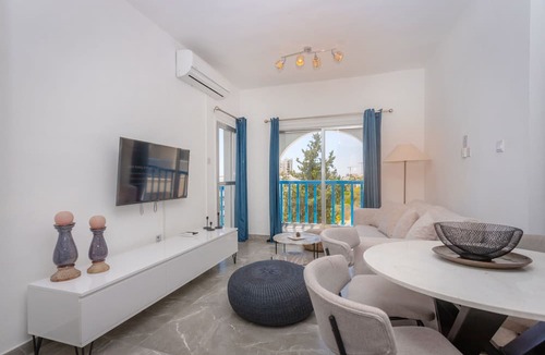 Agios Tychon Apartment | White Arches Sea View Apt No 2