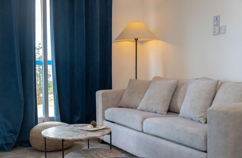 Agios Tychon Apartment | White Arches Sea View Apt No 2