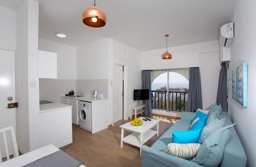 Agios Tychon Apartment | White Arches Sea View Apt No 1