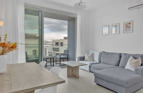 Strovolos Apartment | Phaedrus Living: Eolus Residences Hera