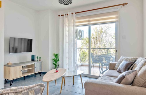 Strovolos Apartment | Phaedrus Living Modern City Flat Elpida
