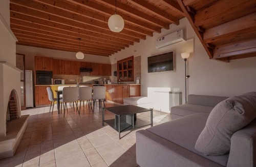 Kato Akourdalia Villa | Phaedrus Living: Amarakos Villa