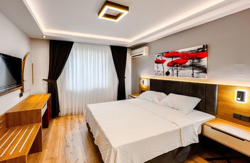 Dogankoy Villa | Villa w Garden, Balcony 5 min to Kyrenia Harbor