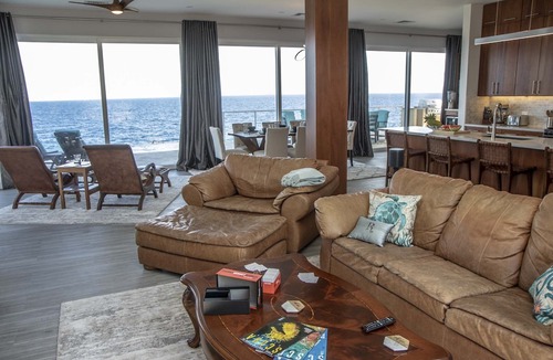 Bouvet Island House | Stunning Oceanfront 5 Bed House w/ Infinity Pool