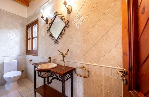Pedhoulas Villa | Troodos Natura Pine Chalet