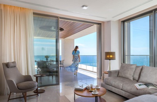 Agios Tychon Hotel | Four Seasons Hotel