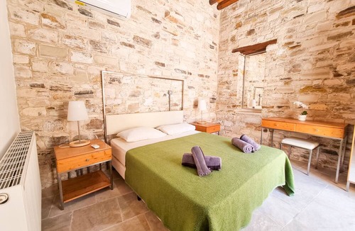 Skarinou Apartment | Traditional Village Pool Apartment