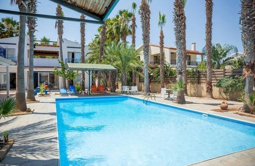 Latchi House | Periyiali Apartments