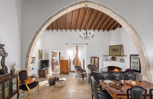 Lofou House | Oinoessa Traditional Boutique Houses