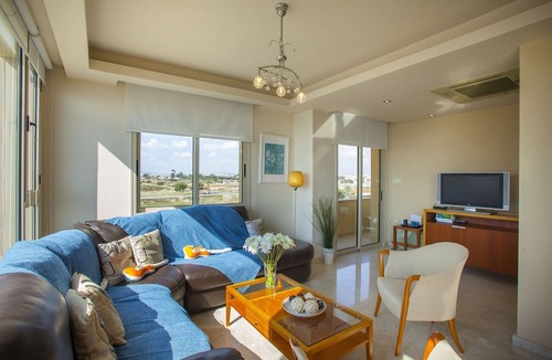 Larnaca Apartment | Mackenzie Beachfront Eftyhia Suite