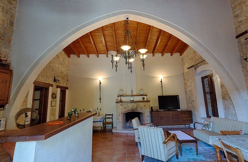 Lofou House | Komi Lofou Traditional House