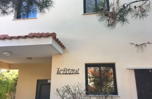 Pissouri Villa | Escape to The Retreat -3 bed Villa, private fenced pool