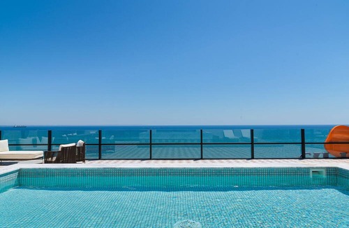 Larnaca Apartment | LIV Mackenzie Beach Suites