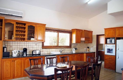 Sea Caves Villa | Impressive Large Villa Huge Heated Pool Garden