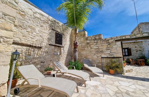 Skarinou Apartment | Aphrodite's Pool Retreat