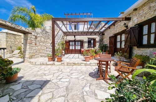 Skarinou Apartment | Poseidon's Pool Paradise