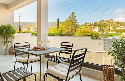 Agios Tychon Apartment | Sanders River Plaza - Light 2-Bdr Apt with Balcony