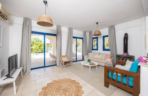 Agios Georgios Pegeias Apartment | Azzurro Luxury Holiday Villas