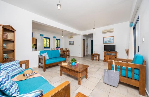 Agios Georgios Pegeias Apartment | Azzurro Luxury Holiday Villas
