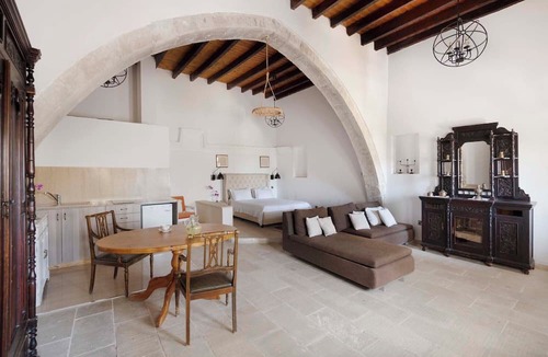 Pentakomo Apartment | Cottage Houses