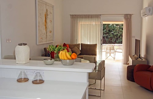 Universal Apartment | Resitour - Aphrodite Gardens