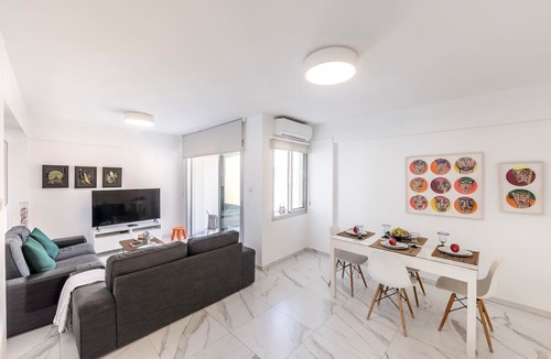 Larnaca Apartment | Mackenzie Leo Seafront Suite
