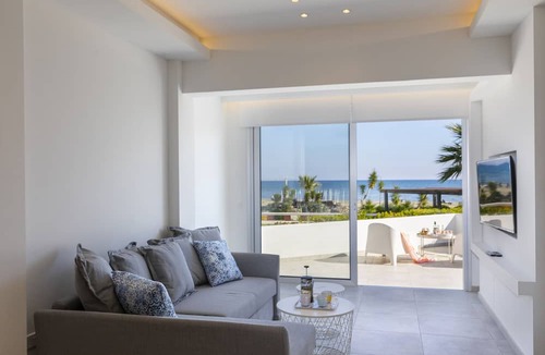 Larnaca Apartment | Mackenzie Castella Beachfront Suite