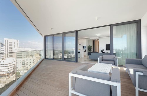 City Centre Apartment | Central Park Residence