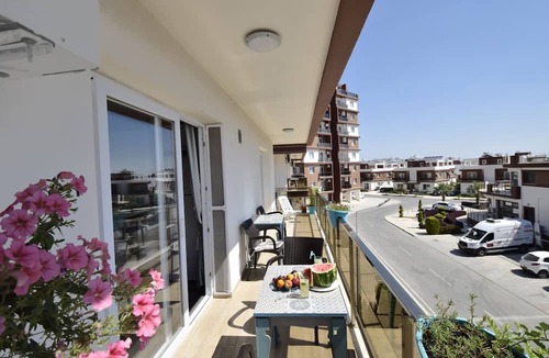 Trikomo Apartment | 2 BEDROOM FLAT WITH POOL AND RESTAURANT VIEW, 15 MIN WALK TO SANDY LONG BEACH