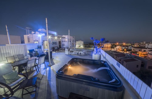 Larnaca Apartment | Mesogios House Suites