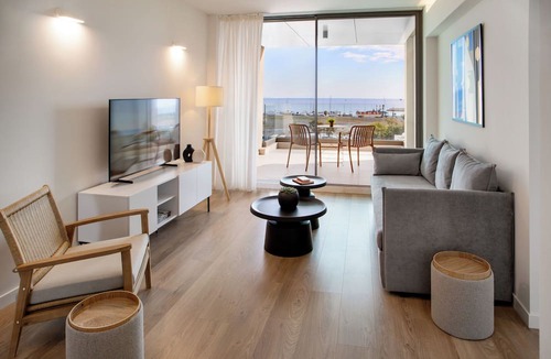 Larnaca Apartment | L RESIDENCES & Suites