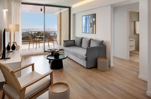 Larnaca Apartment | L RESIDENCES & Suites