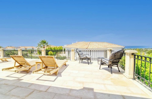Esentepe Apartment | Sea Magic by Carrington