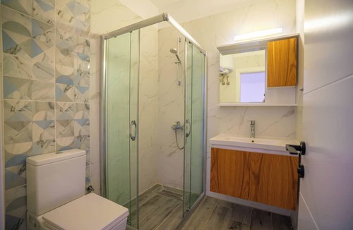 Gastria Apartment | A51 Helena-Caesar Blue Studio Apartment