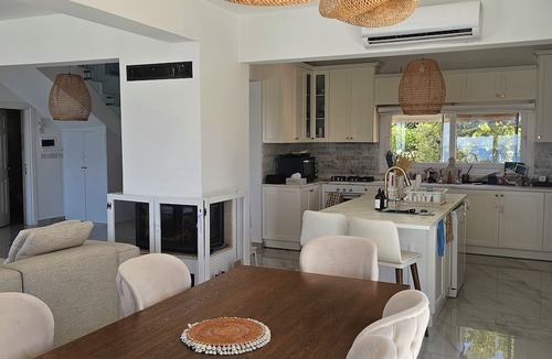 Kyrenia District Villa | Waterfront Luxury Villa