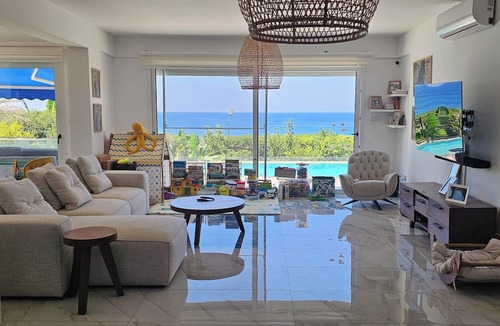 Kyrenia District Villa | Waterfront Luxury Villa