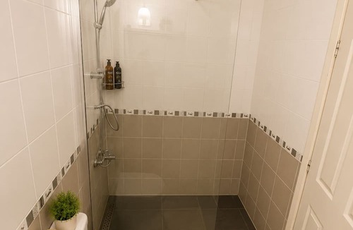 Kyrenia Apartment | Kyrenia Beachfront 2 Bedroom Apartment