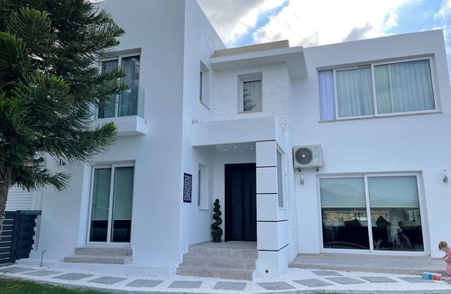 Karavas Apartment | 4 bedroom ultra luxury, pool, bar, gym, cinema