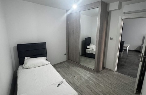 Kyrenia Apartment | Girne- Geniş Teraslı Modern 2+1 Daire