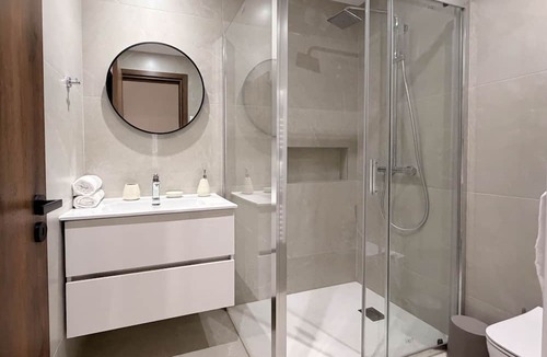 Lakatamia Apartment | Cecilia Suite #103 - 2BDR - 24/7 Concierge