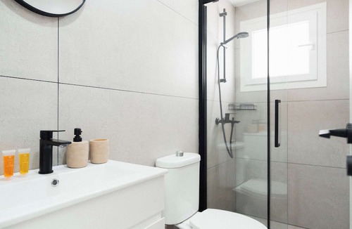 Neapolis Apartment | Modern Central Studio Walk to Beach & Dining