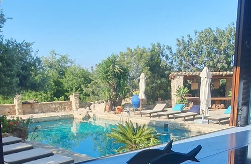 Bellapais House | large unique stone villa private pool - family friendly perfect for large groups